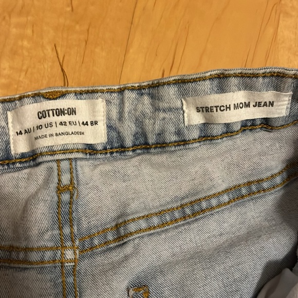 CottonOn Ripped Mom Jeans W10 - Picture 5 of 8